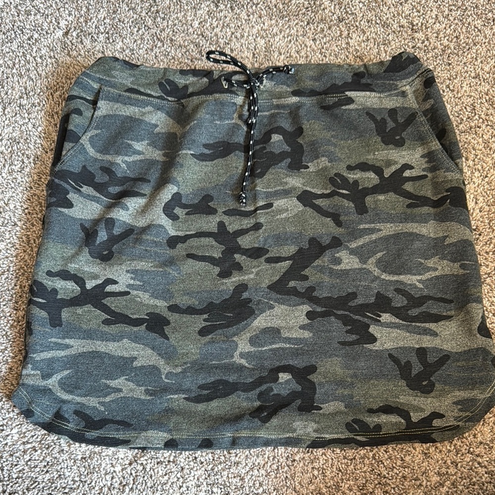 Sundry Camouflage Print Women's Skirt